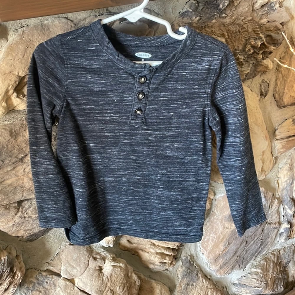 Old Navy Bundle 3T shirts